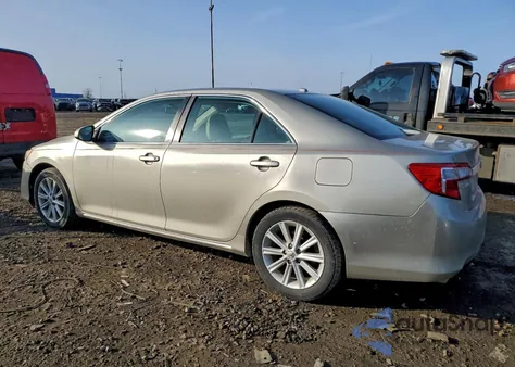 2014 Toyota Camry Se z USA, uszkodzony, nr VIN 4T1BK1FK0EU540803